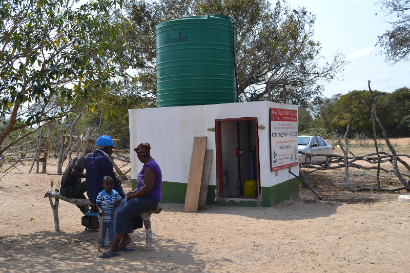 This is the third of four boreholes established in uMhlabuyalingana being located in the Kwabhekula area